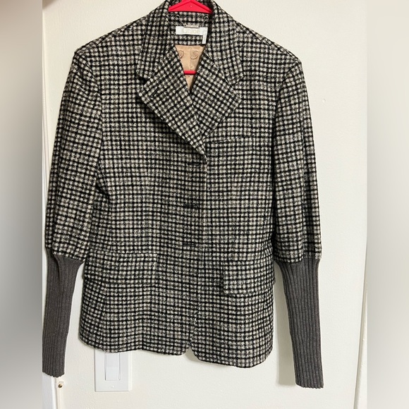 Chloe - Picture 1 of 6